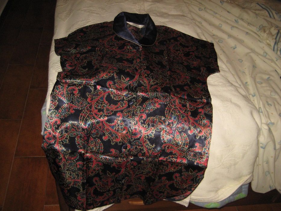 Conjunto Pijama blusa/calções+camisa noite,acetinados(Nunca usados)