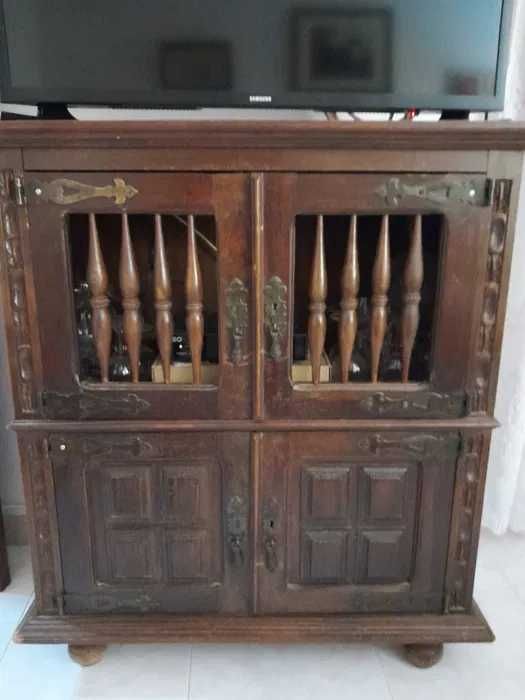 1960s Lockable Bar with Key/Barra com fechadura e chave dos anos 60