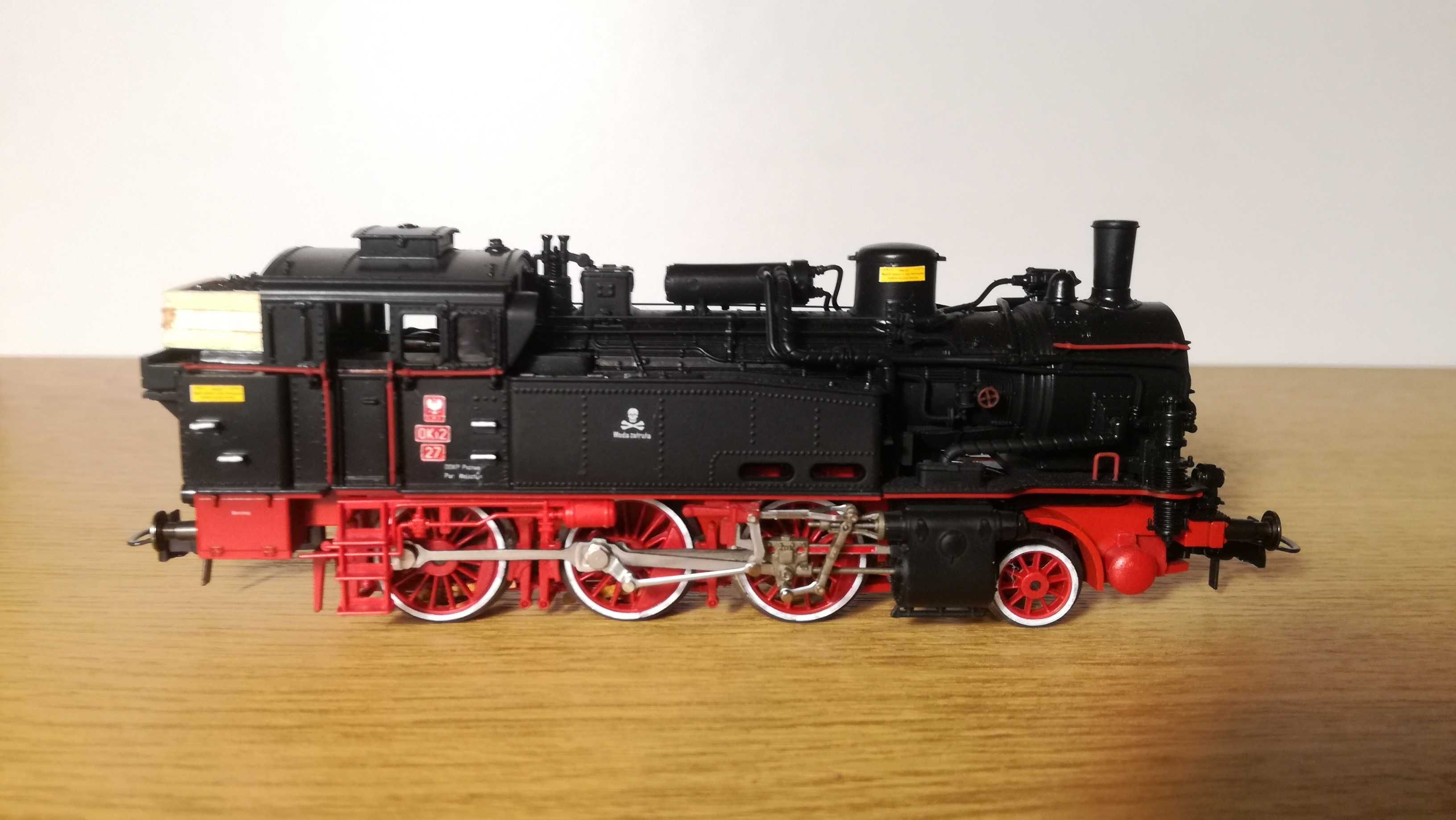 Model parowozu Oki2-27 PKP H0 Roco.