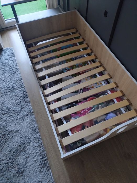 sprzedam łóżeczko 145x74