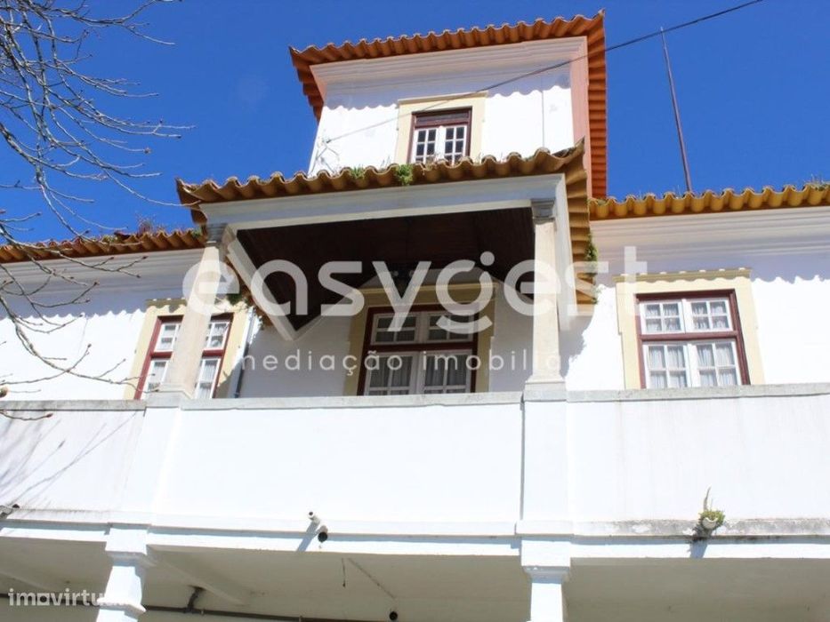 Quinta em Ourém com moradia, piscina, anexos e 7320m2 de terreno