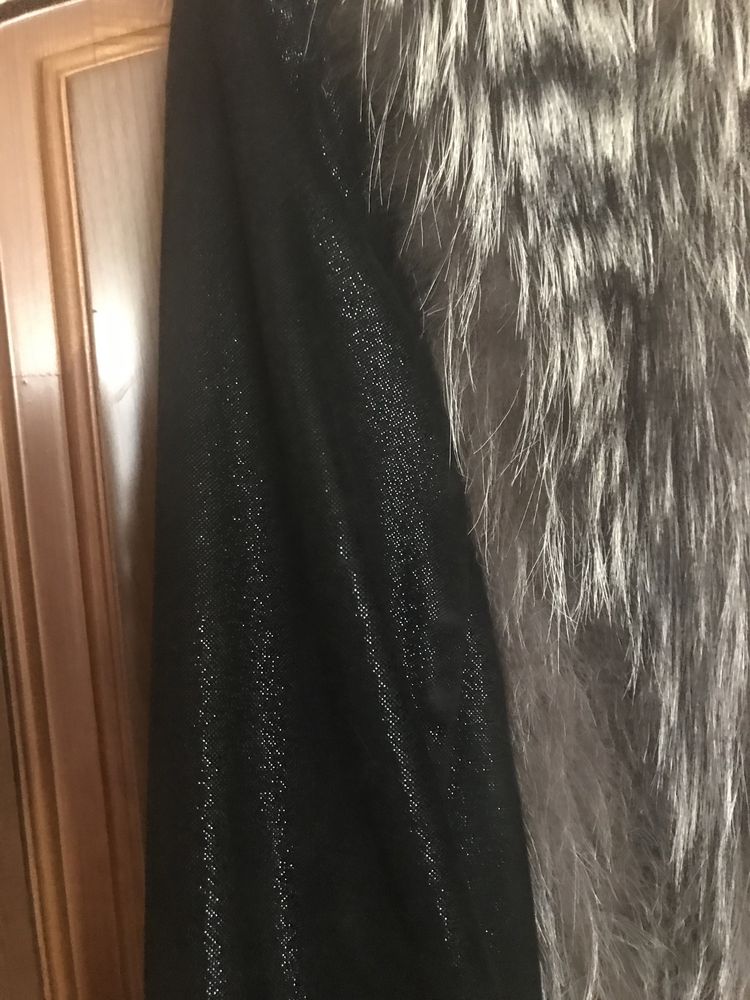 Женская кожаная куртка с мехом чернобурки