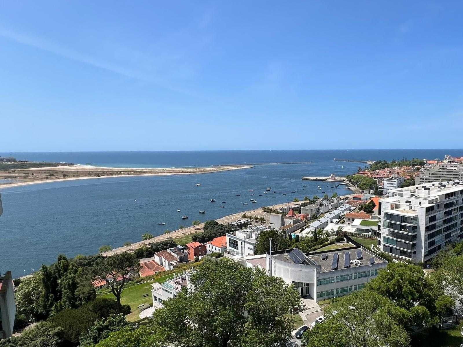 Apartamento com 2 quartos, com a melhor vista da Foz do Douro e o mar.