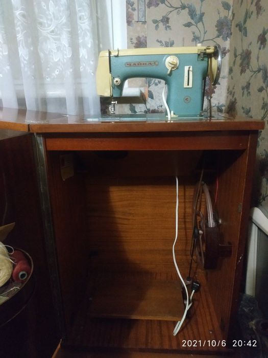 Швейная машинка Чайка