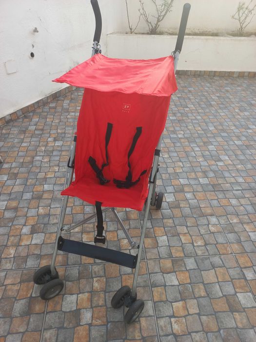 Carrinho bebé vermelho