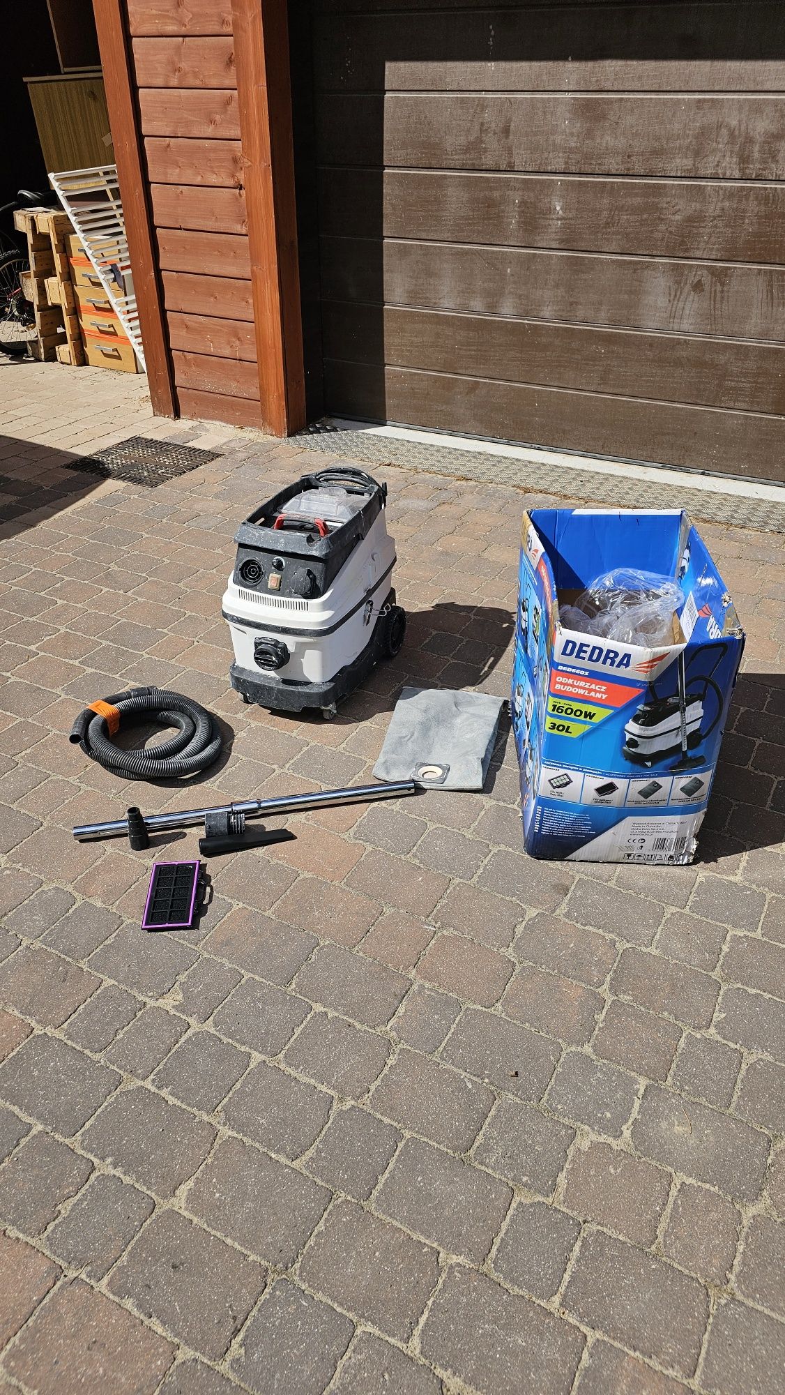 Odkurzyć z filtrem wodnym 1600w 30L DEDRA DED6603