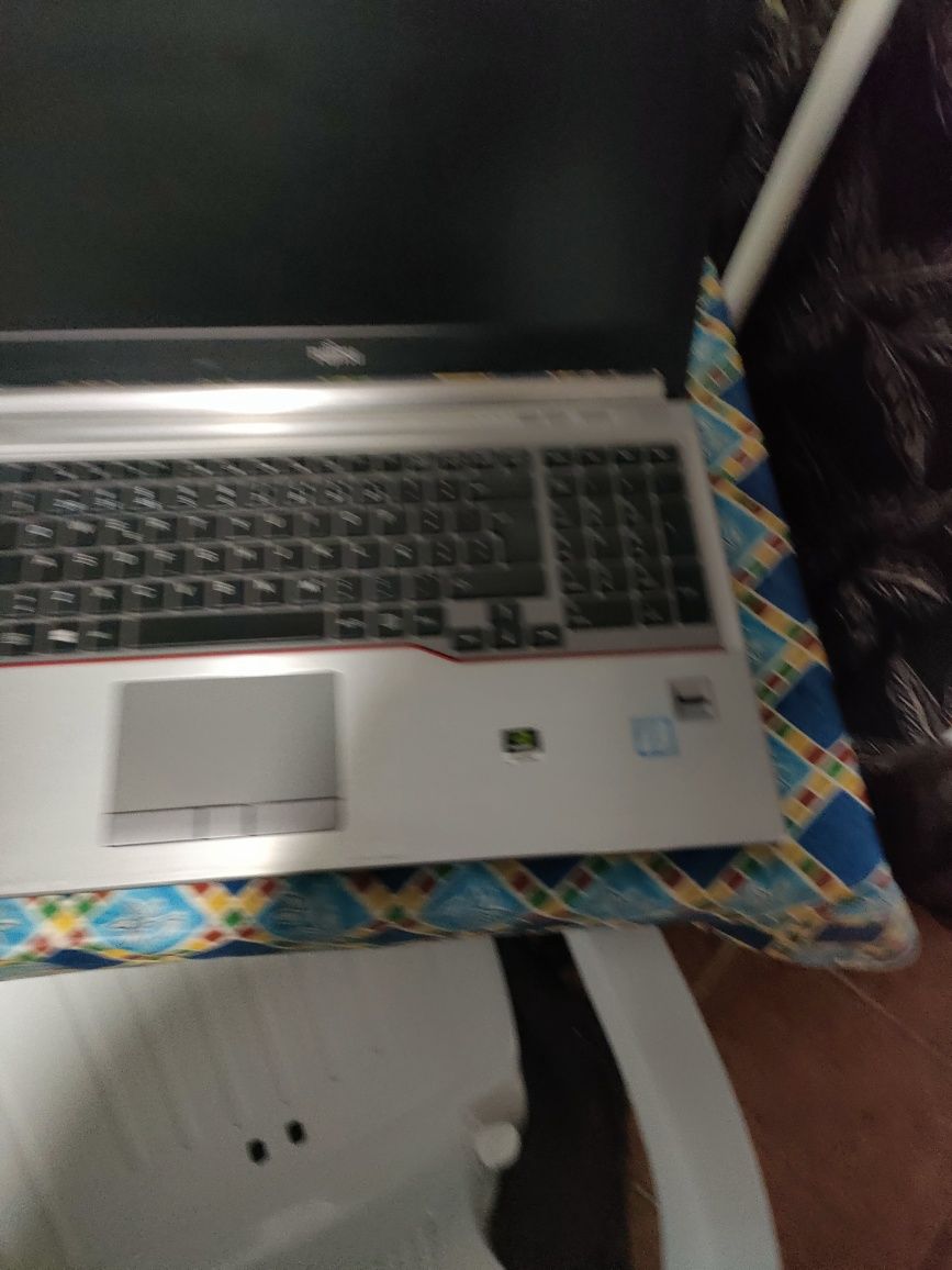 Fujitsu celsius Siemens h770 gamer