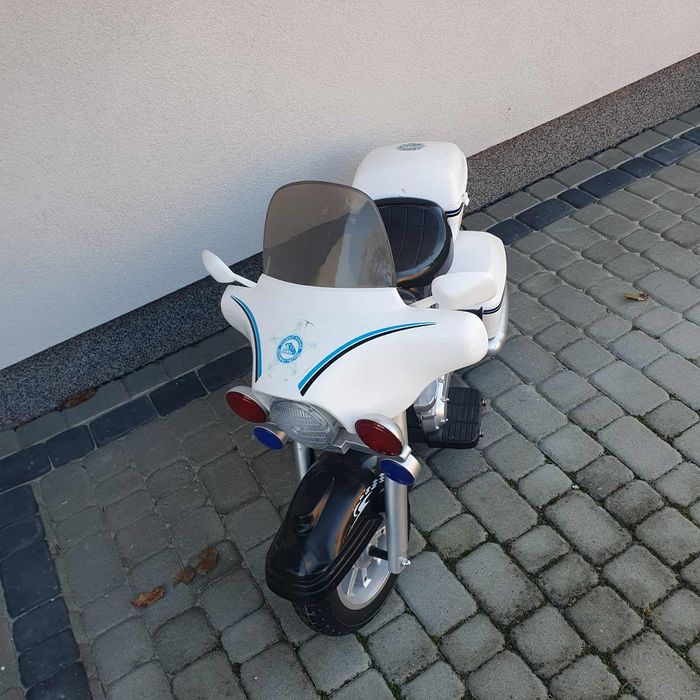 Motor policyjny na akumulator