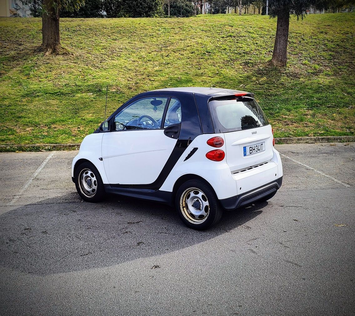 Smart FORTWO bom estado caixa automática