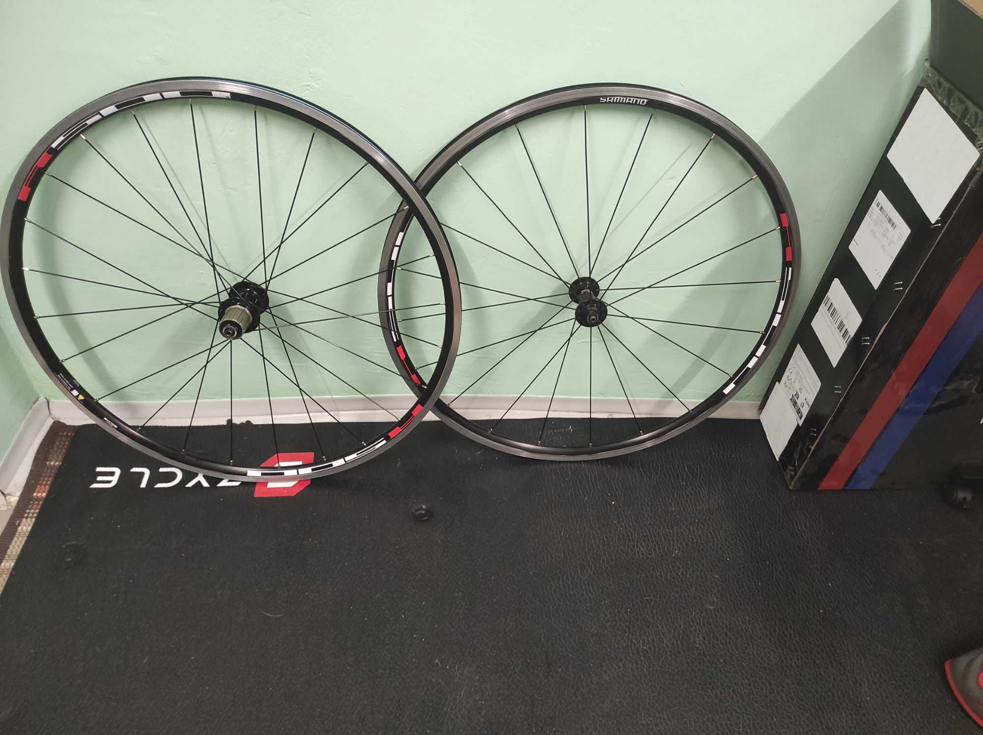 Koła szosowe 28 cali WH RS 501 /Novatec F162SB
