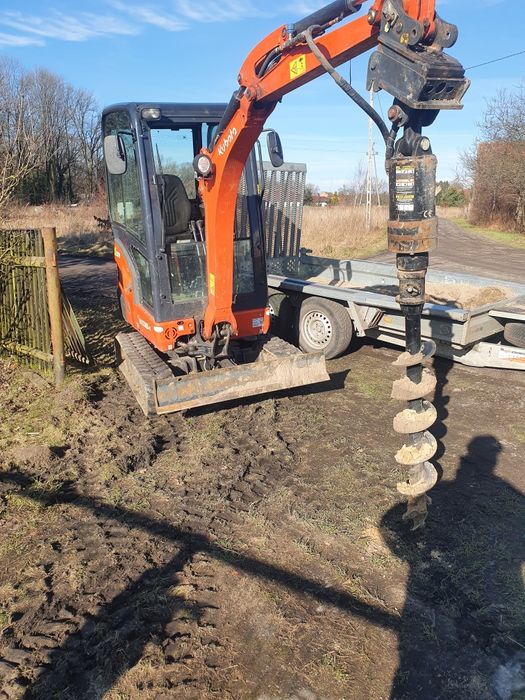 Usługi minikoparką.
