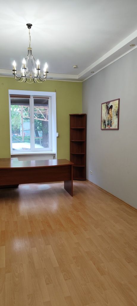 Продам офис 44 м² в центре свой вход ул. Сумская 128