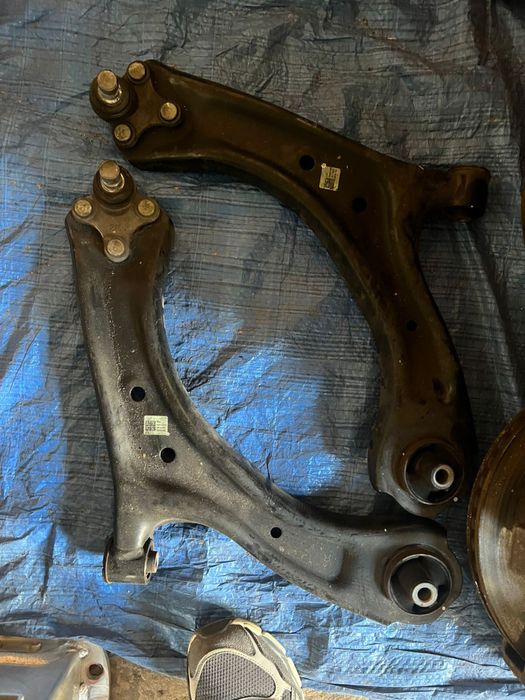 Ioniq 5- Аморт, ричаги, пружини