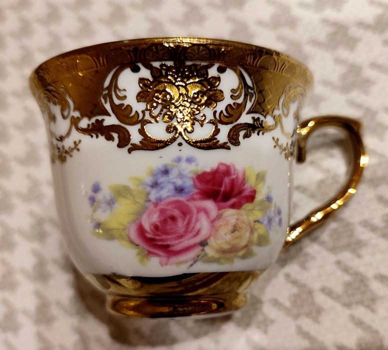 Витончений кавовий сервіз на 6 персон. Вироблено і привезено із Італії