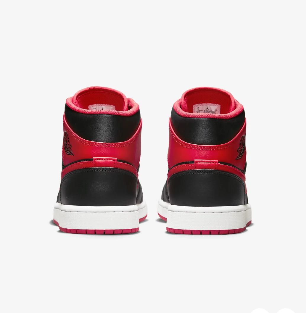 Air Jordan 1 Mid Alternate Bred