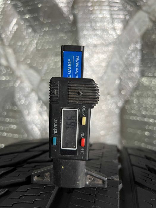 Шини Б/в 295.35.21 пара Nokian