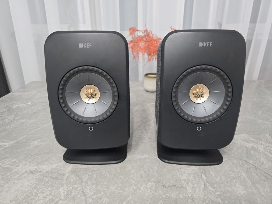 Акустика Kef LSX II Black з оригінальними підставками KEF P1 Desk Pad