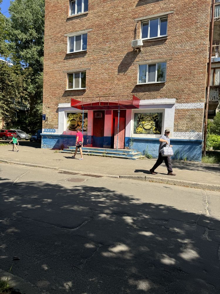 Здам фасадне приміщення