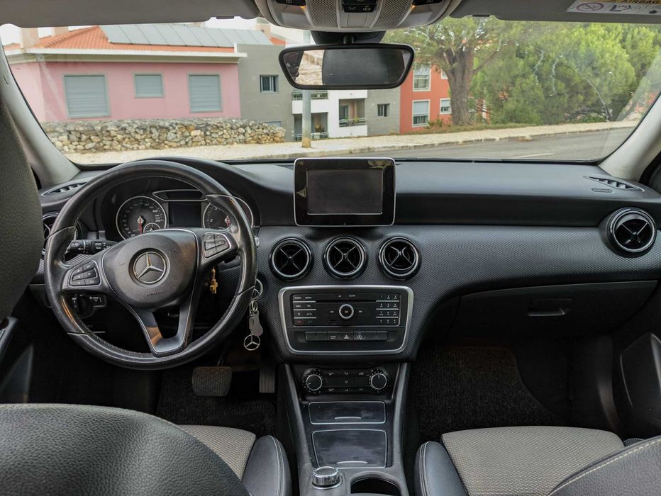 Mercedes-Benz A 160 d AUTO