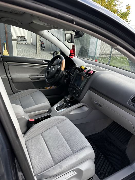 Volkswagen Golf V 1.6 MPI  Розмитнений