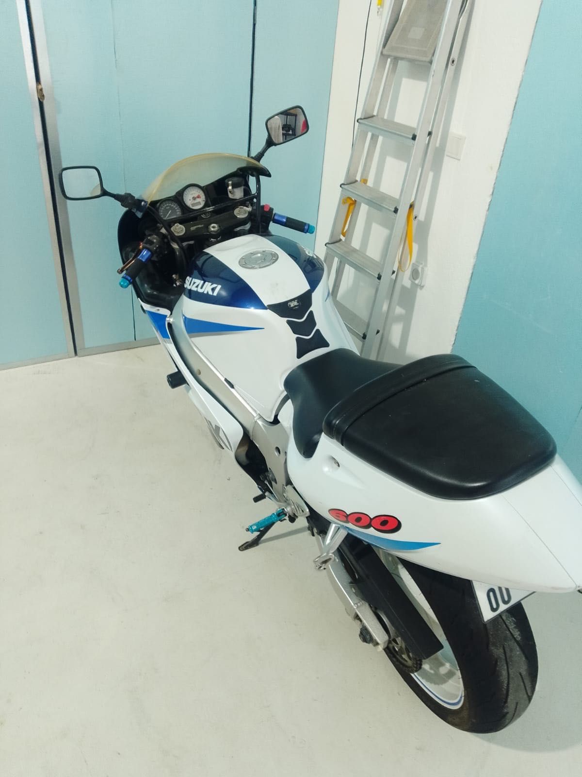 GSX-R600 (Ano 2000)