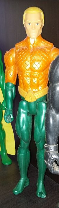 Figuras de 30cm de varios personagens de fantasia