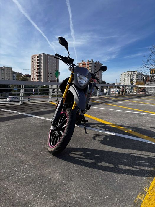 Keeway TXM 125 – Pronta a andar