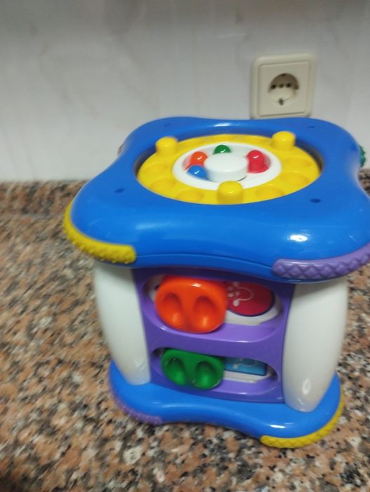 Cubo interativo para criança