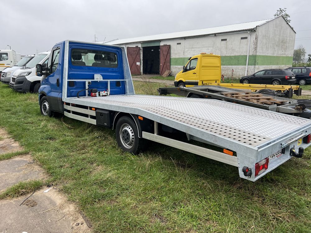 Zabudowa  auto-lawety gotowe na placu pomoc drogowa