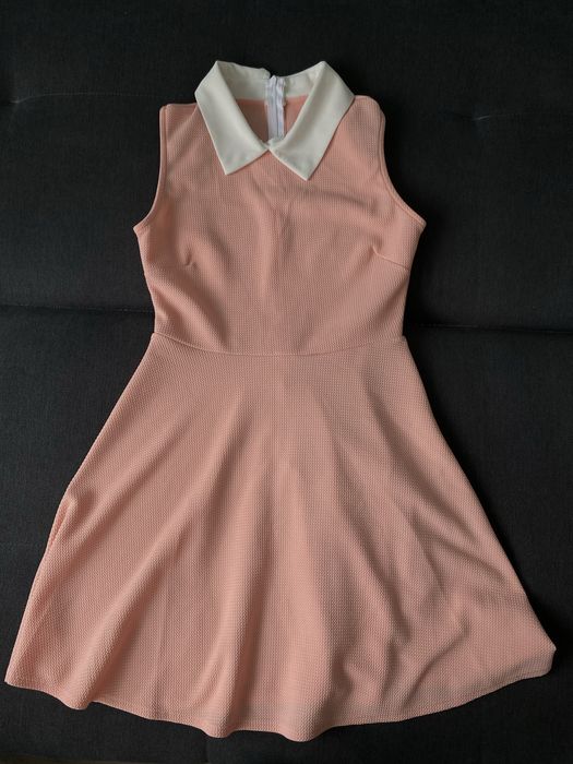 Elegancka sukienka z kołnierzykiem, rozmiar M