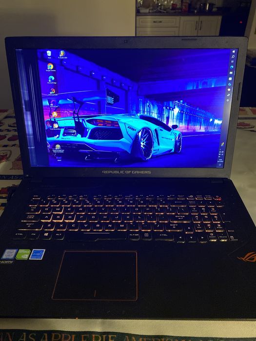 ASUS ROG Strix GL753VE i7-7700HQ/16GB RAM/SSD+HDD/GTX 1050Ti 4GB/17.3c