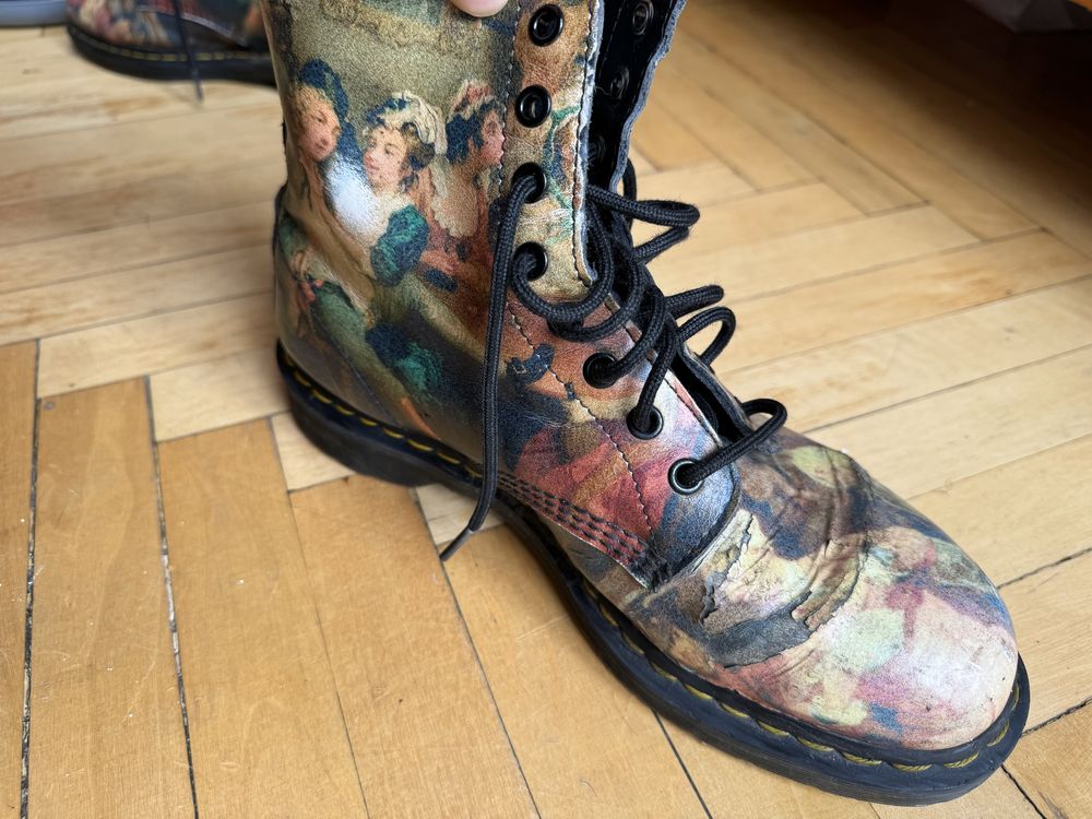 Dr martens pascal hogarth