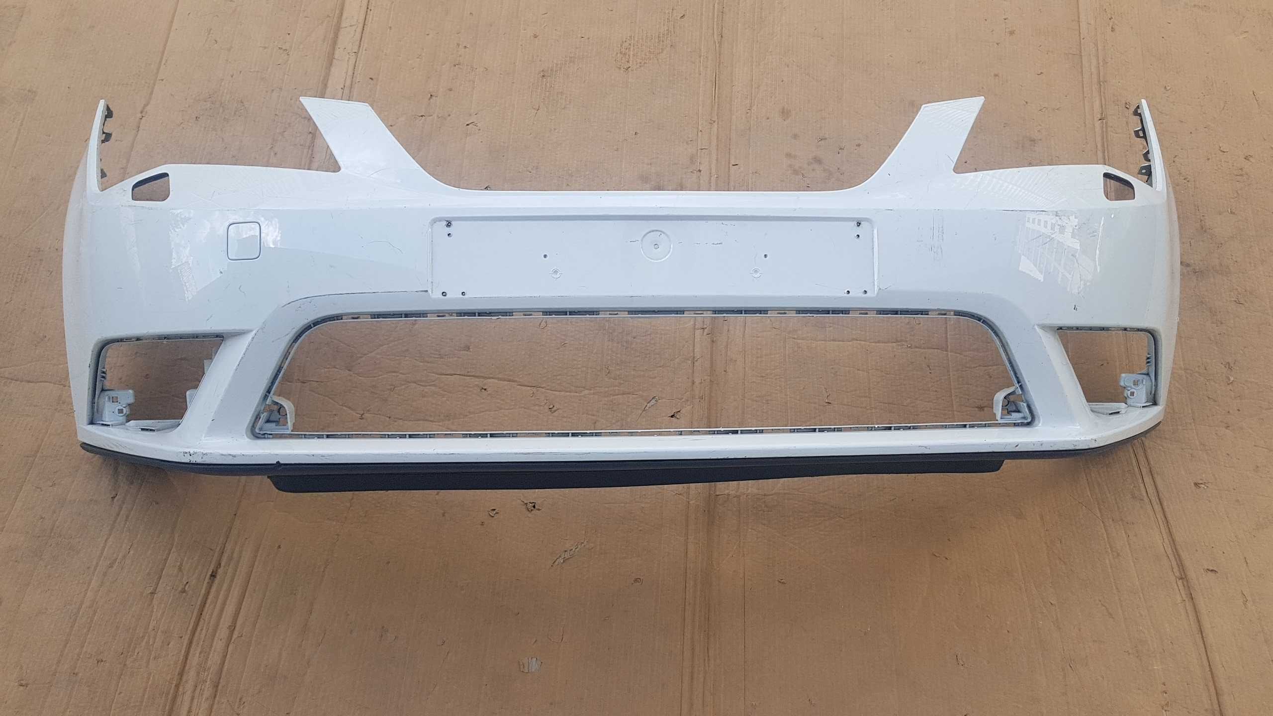 Бампер передній Seat Toledo 4 MK4 бампер передний Toledo 5P0807221