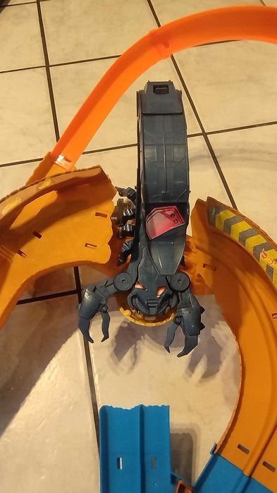Pista Hot Wheels Monster Trucks Escorpião