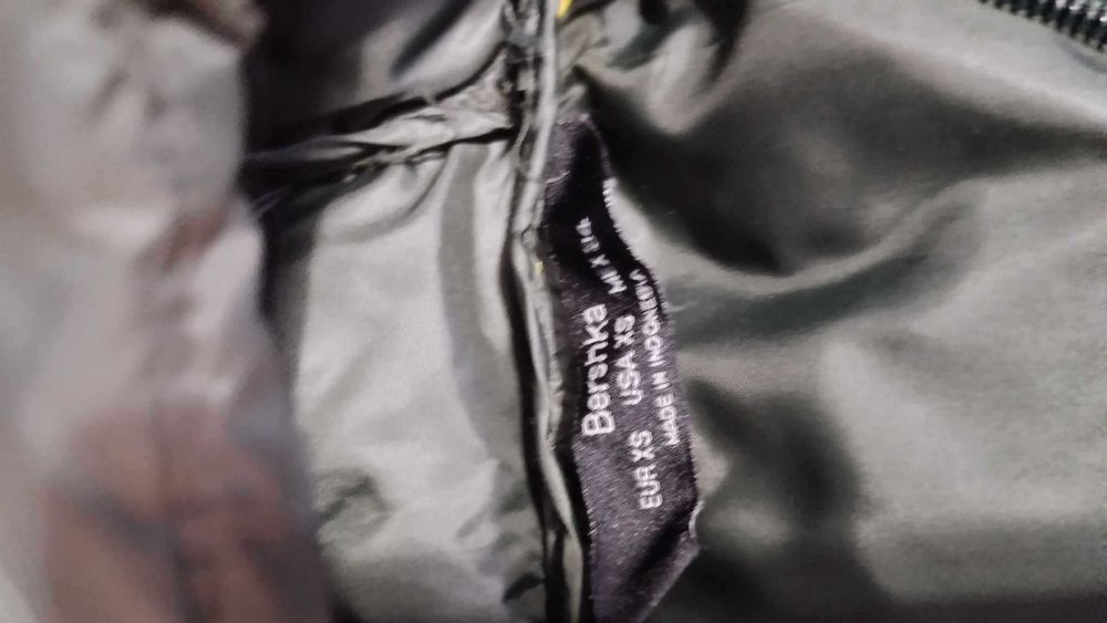 Kurtka Bershka- rozm. XS,wojskowa zieleń