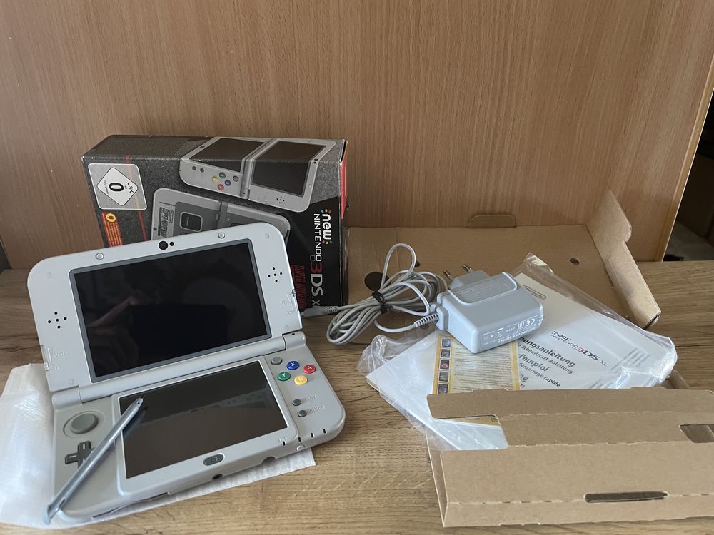 New Nintendo 3DS XL SNES Edition Console Retro - 2DS/3DS - Console