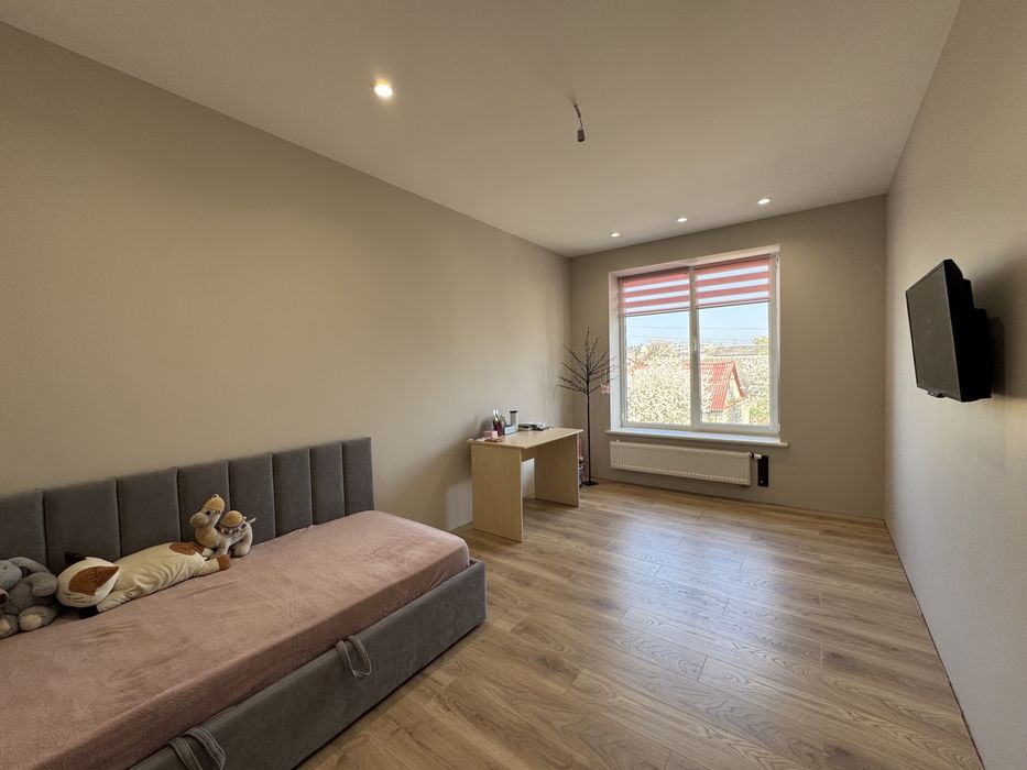 Супер ЦІНА! Цегляний 3к котедж-двоян в ЕЛІТНОМУ РАЙОНІ Рівного!