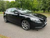 Volvo V40 Volvo V40 • Najbezpieczniejsze w klasie • Stan jak z salonu