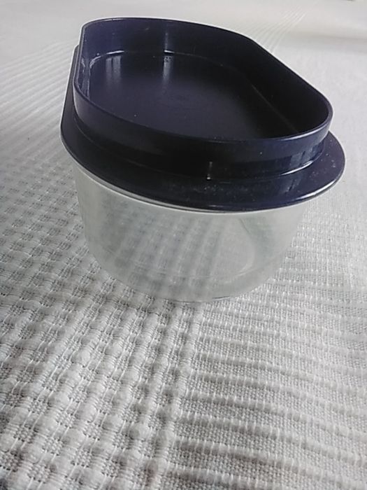 Tupperware maselniczka