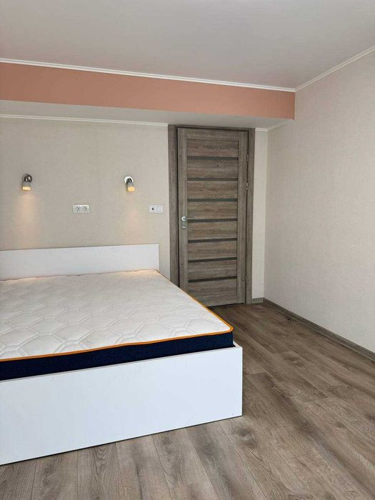 Продам 3к квартиру с ремонтом и мебелью/Титова /Чечеловский
