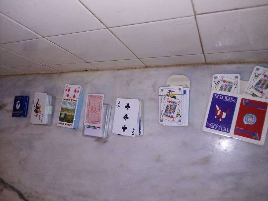 Conjunto de 8 Baralhos de Cartas Novos
