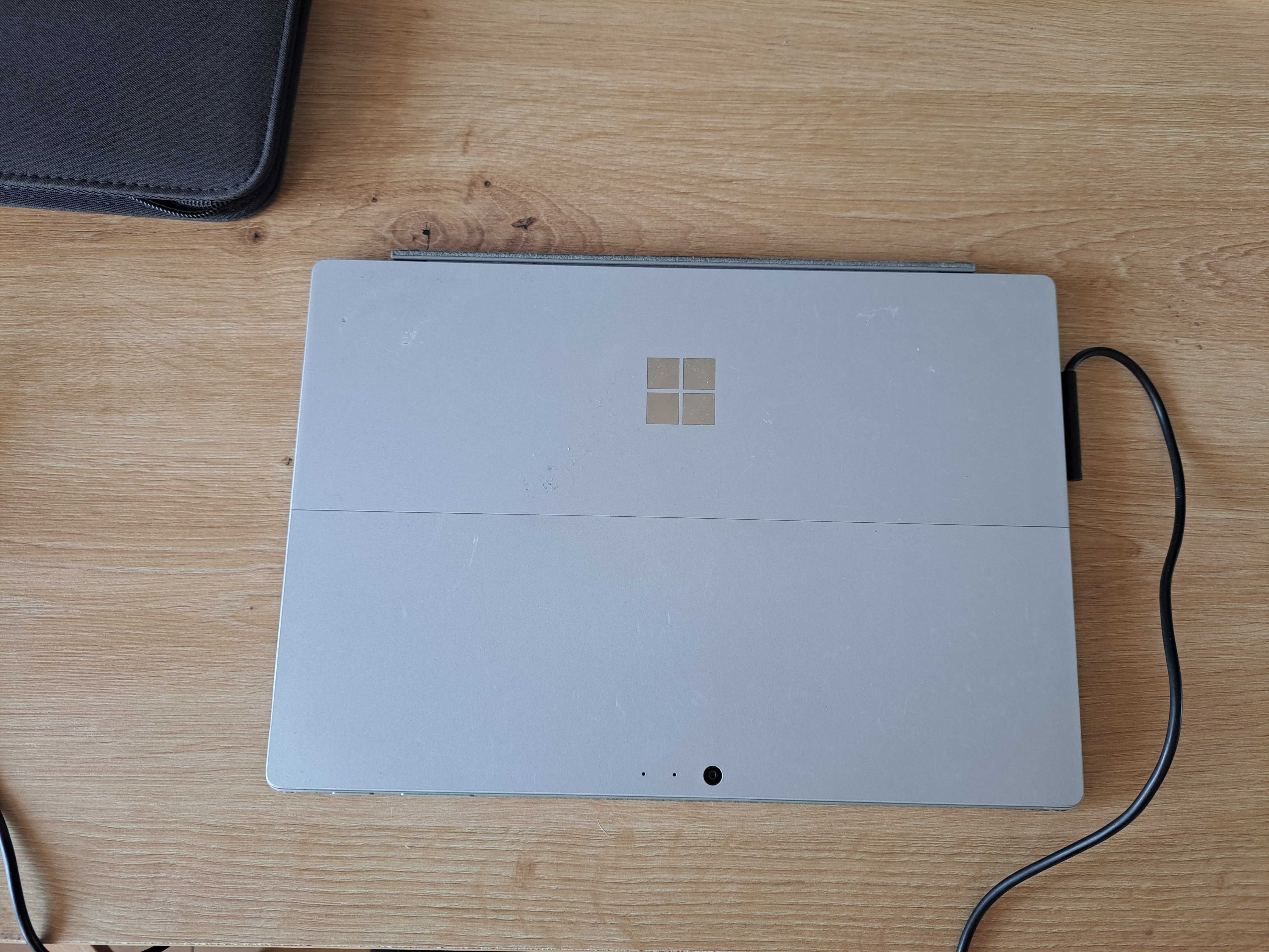 Microsoft Surface Pro (2017) i5/4GB RAM/Win 11 Pro -za JEDYNE 390 zł!