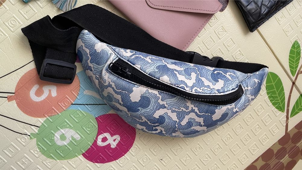 Женские сумки кошельки клатчи поясные сумки гаманці
