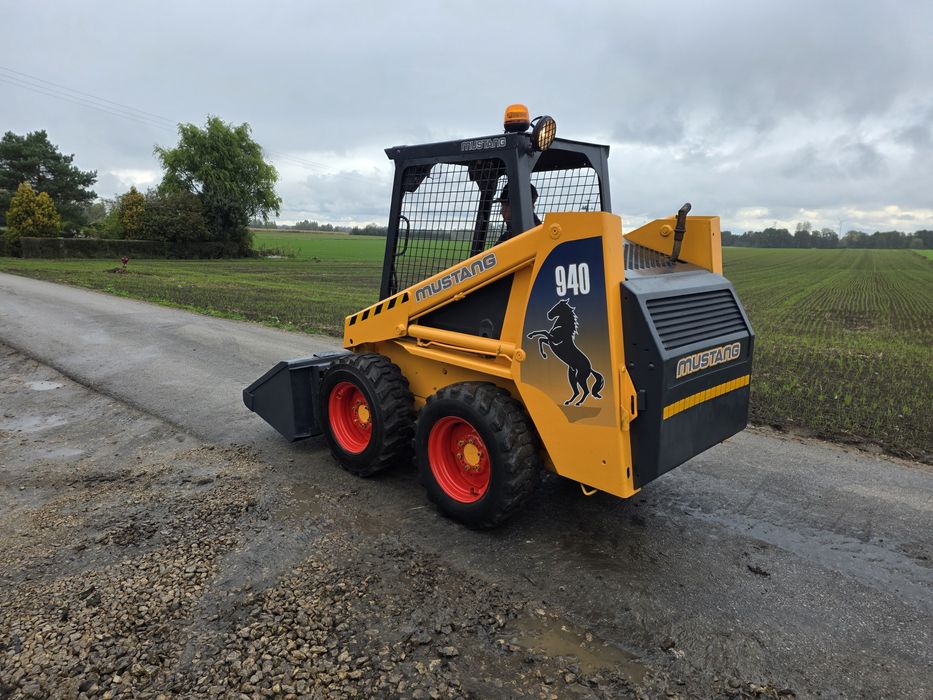 Mini Ładowarka Bobcat Mustang 940 Ładowarka Łyżka  Widły paletowe
