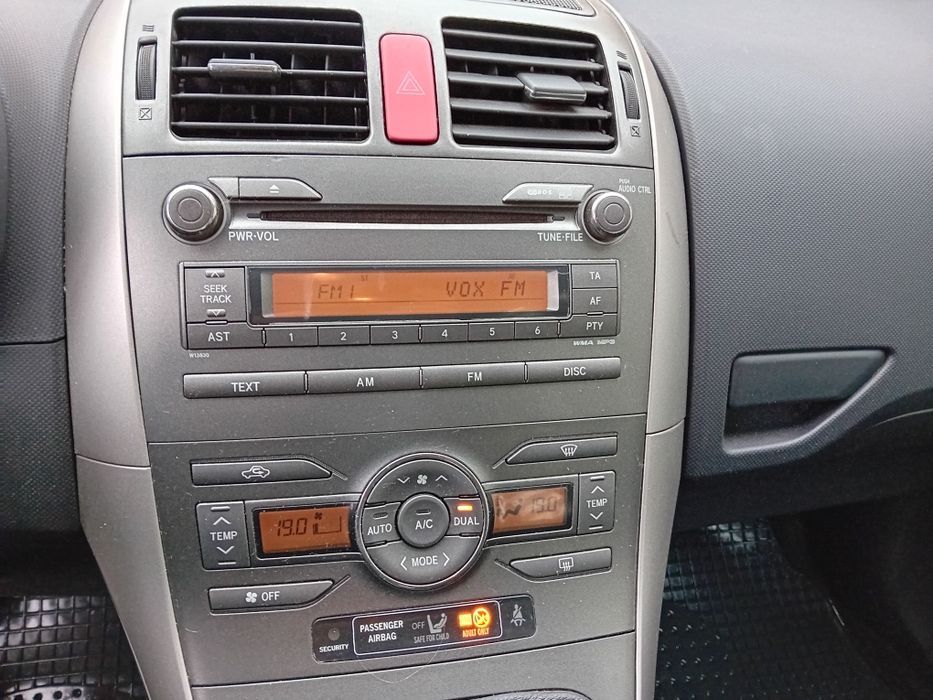 Toyota Auris Premium 09/10 Salon 1 właściciel Serwisowany Super stan