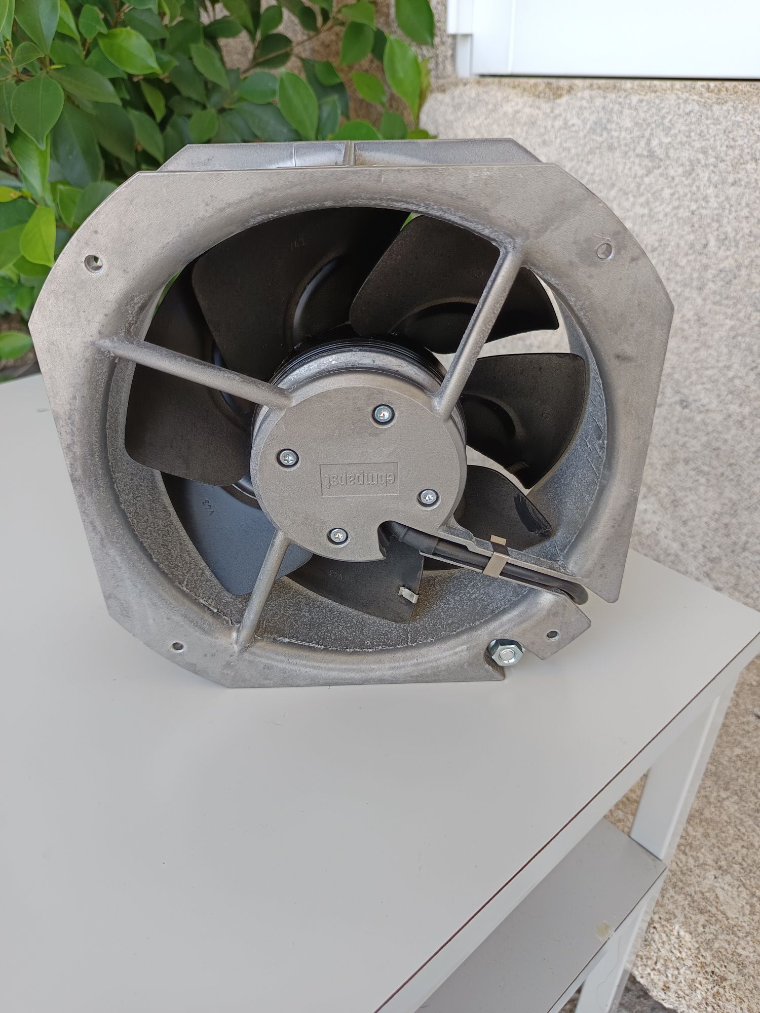 VENTILADOR AXIAL - 200MM - ebm-papst - W2E200HK3801