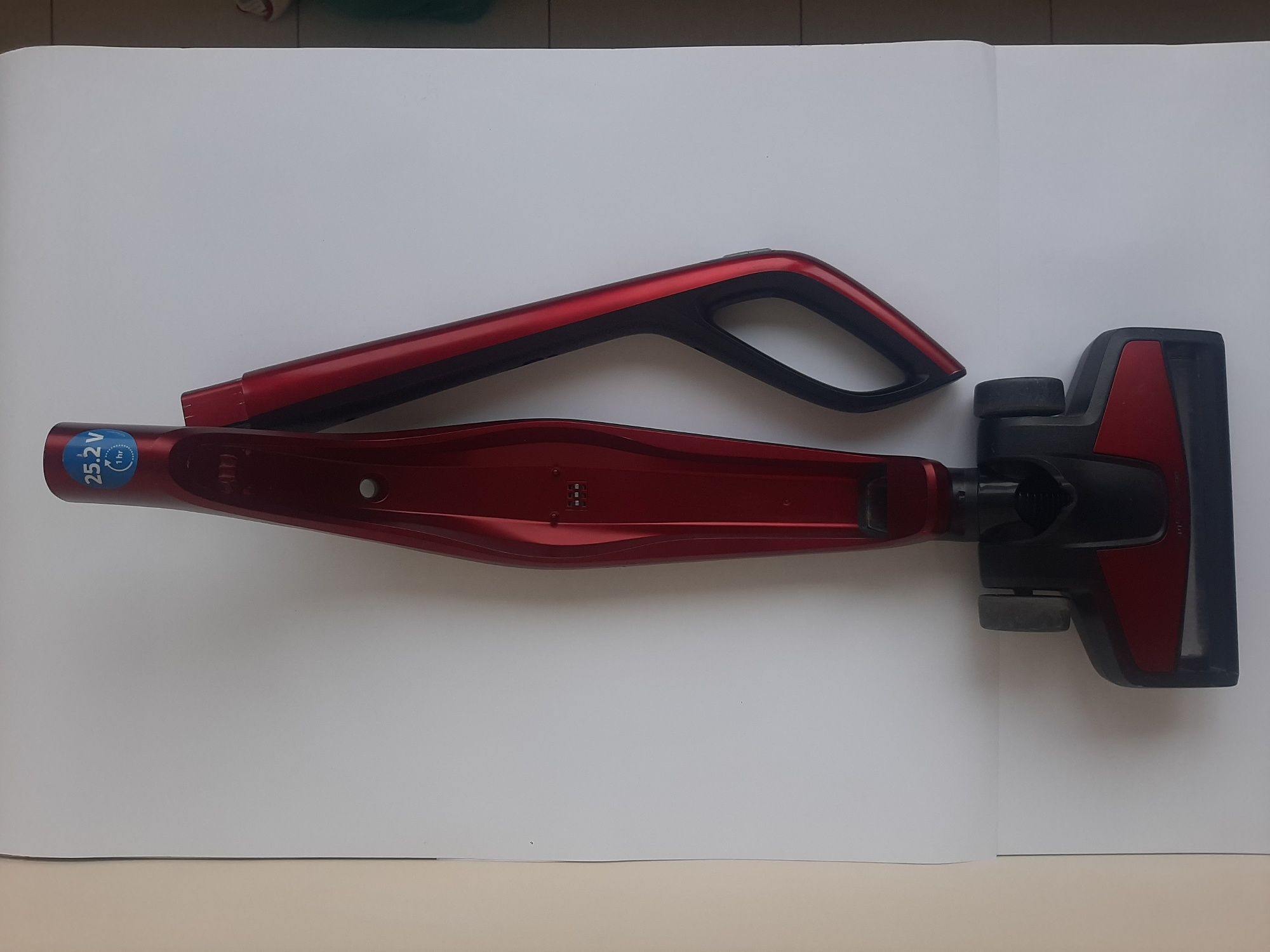 Разборка акумуляторного пилососа Philips FC6172