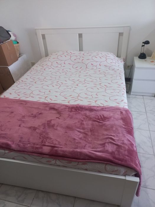 Cama casal como nova