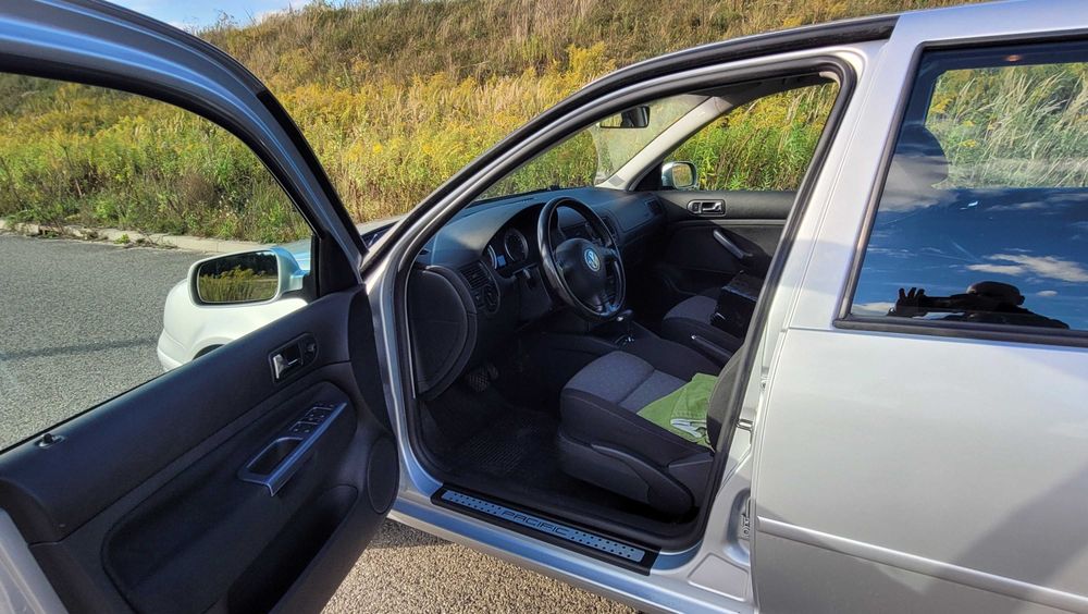 VW Golf IV 1,6 benz. Automat  wersja Pacyfic