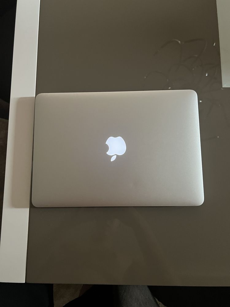 Macbook apple pro ( retina 13 polegadas )